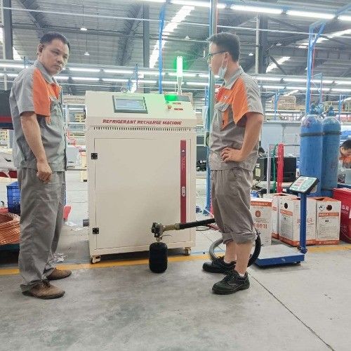 Flammable R32 R1234yf Auto Industry Refrigerant Charging Machine R134a Freon Charging Equipment Automatic Refrigerant Charging Station